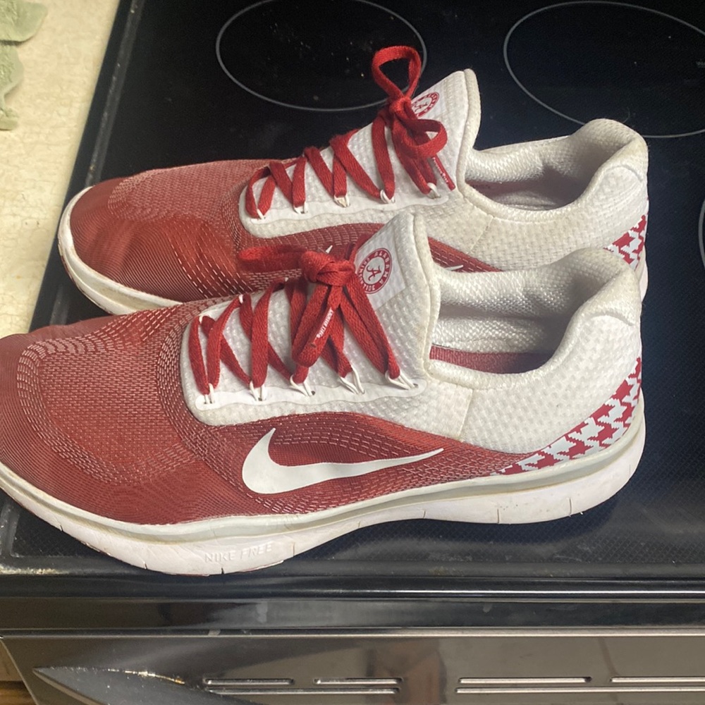 Nike University if Alabama tennis shoes